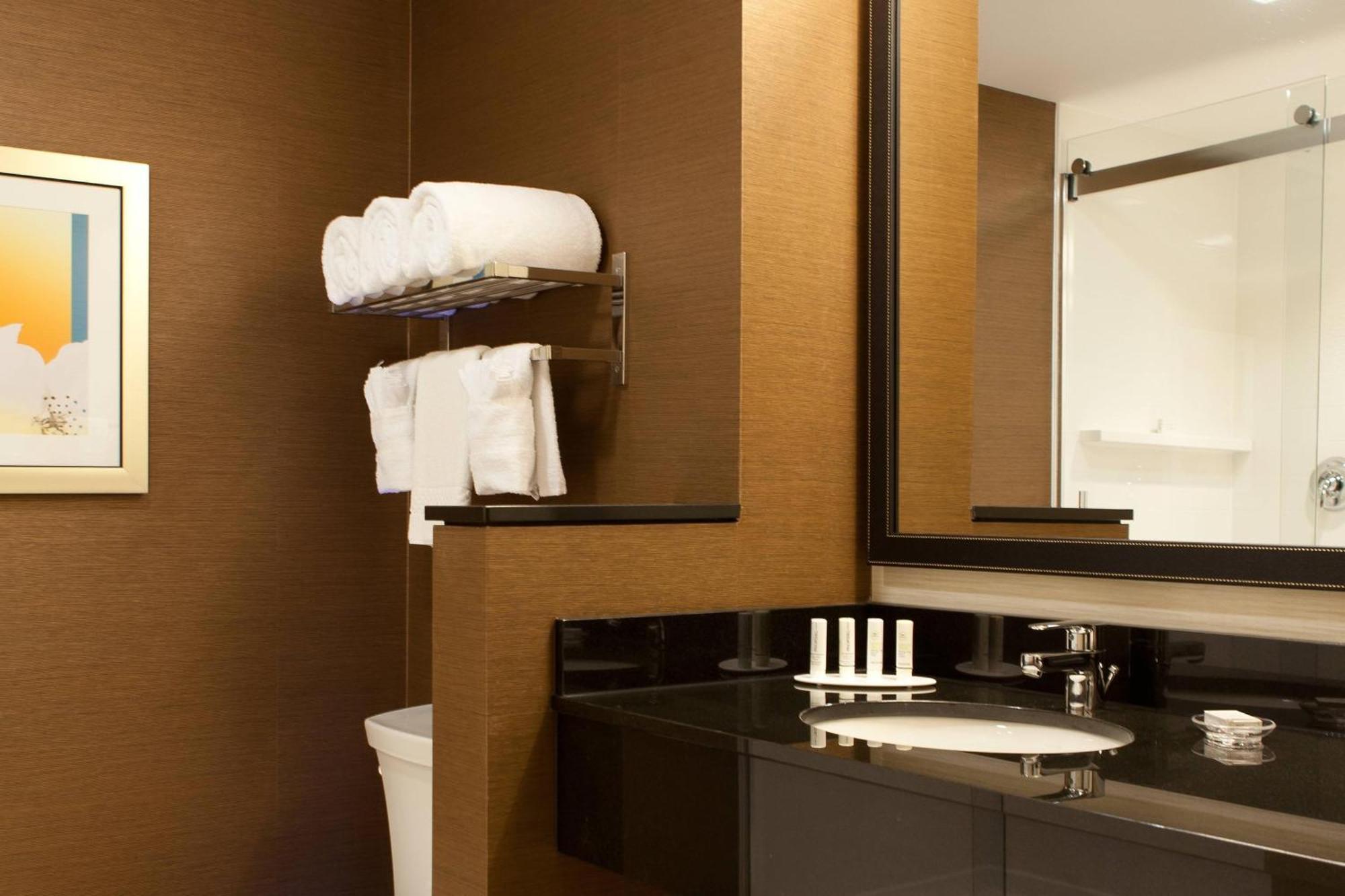 Fairfield Inn & Suites By Marriott Lethbridge Ngoại thất bức ảnh